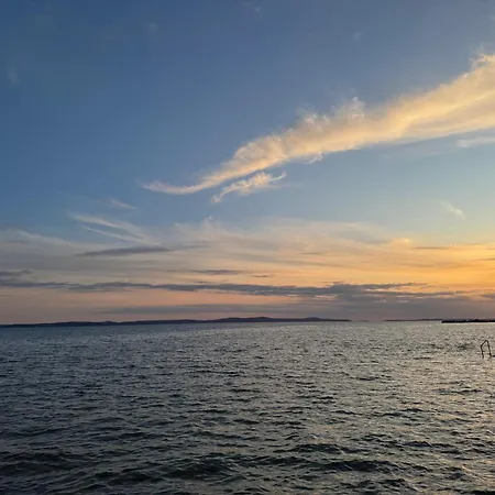 Exclusive Wellness House With Jacuzzi And Sauna, 10 Gardens 펜션 프리블라카