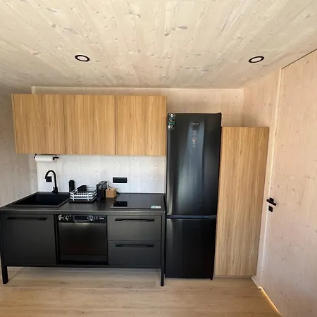 Exclusive Wellness House With Jacuzzi And Sauna, 10 Gardens 펜션 프리블라카