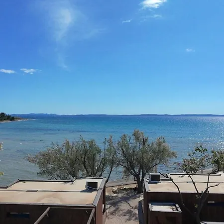 Exclusive Wellness House With Jacuzzi And Sauna, 10 Gardens