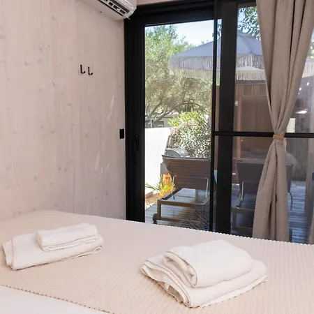 Exclusive Wellness House With Jacuzzi And Sauna, 10 Gardens Privlaka (Zadar)