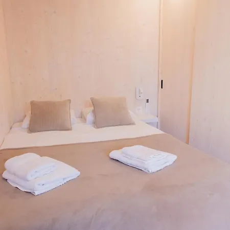 Exclusive Wellness House With Jacuzzi And Sauna, 10 Gardens Nyaraló Privlaka