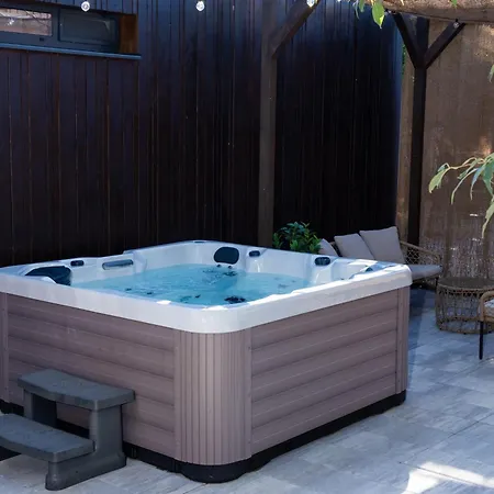 Exclusive Wellness House With Jacuzzi And Sauna, 10 Gardens * Privlaka (Zadar)