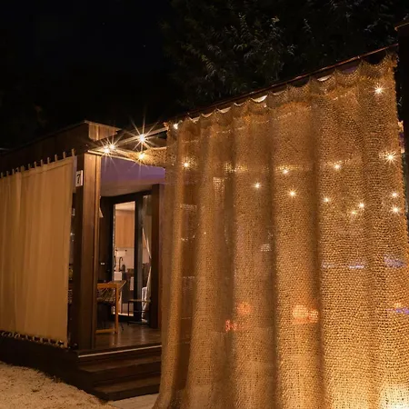 Nyaraló Exclusive Wellness House With Jacuzzi And Sauna, 10 Gardens Privlaka