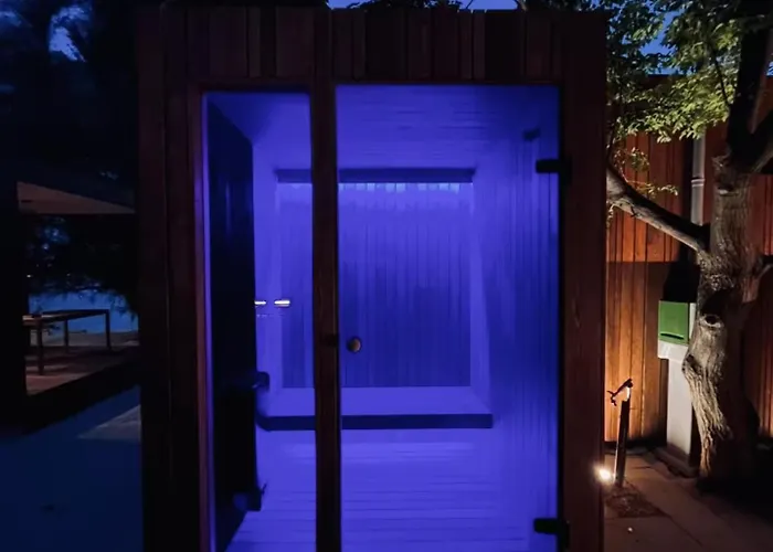 Exclusive Wellness House With Jacuzzi And Sauna, 10 Gardens 펜션 *