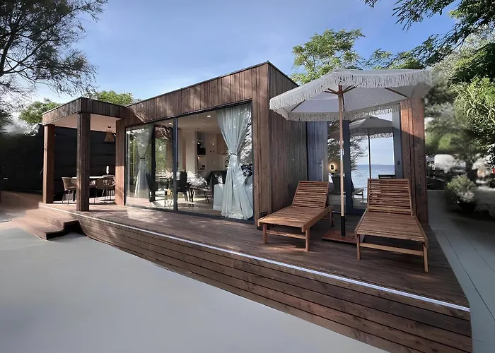 Exclusive Wellness House With Jacuzzi And Sauna, 10 Gardens 펜션