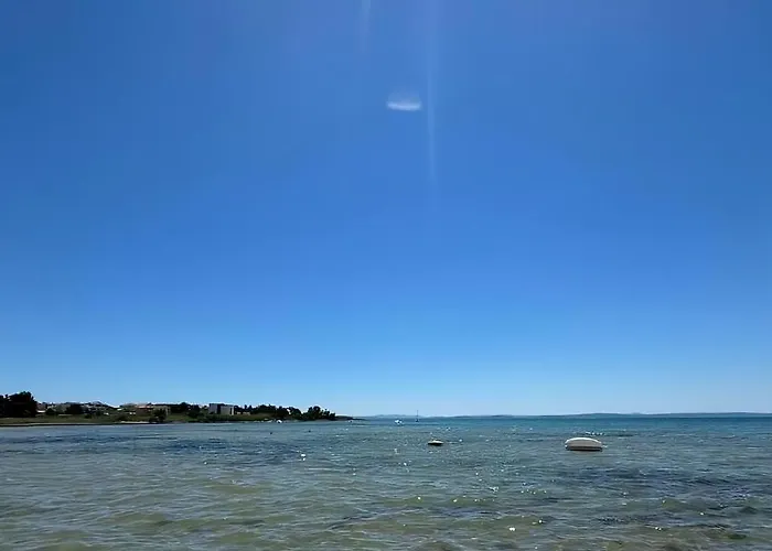 Exclusive Wellness House With Jacuzzi And Sauna, 10 Gardens 펜션