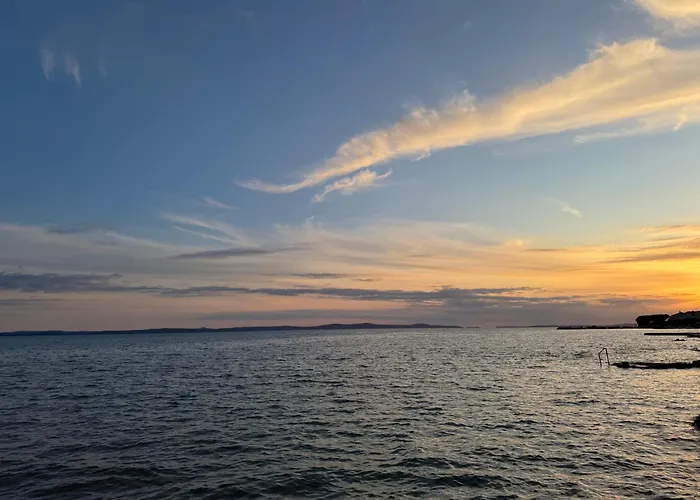 Exclusive Wellness House With Jacuzzi And Sauna, 10 Gardens 펜션 프리블라카