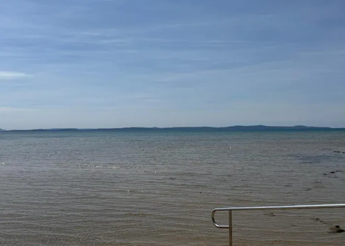 펜션 Exclusive Wellness House With Jacuzzi And Sauna, 10 Gardens *