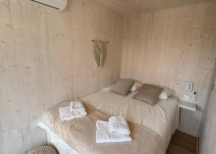 펜션 Exclusive Wellness House With Jacuzzi And Sauna, 10 Gardens *