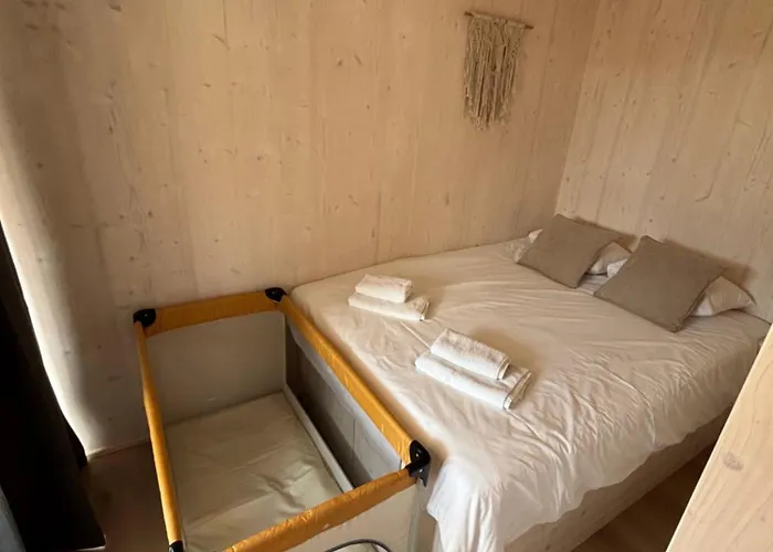 Exclusive Wellness House With Jacuzzi And Sauna, 10 Gardens *